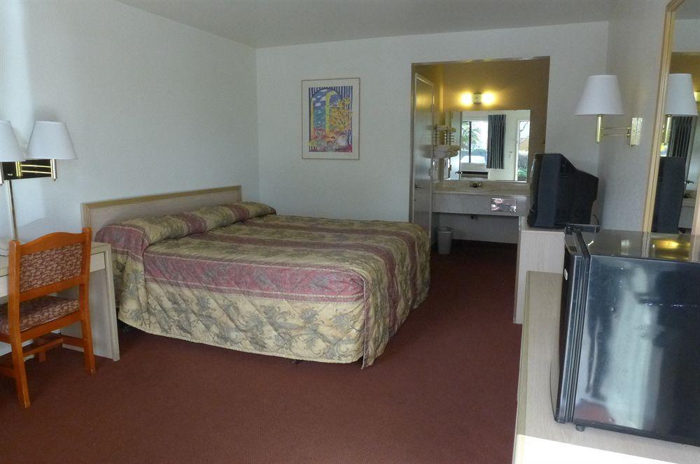 Rodeway Inn Sacramento-University Area מראה חיצוני תמונה