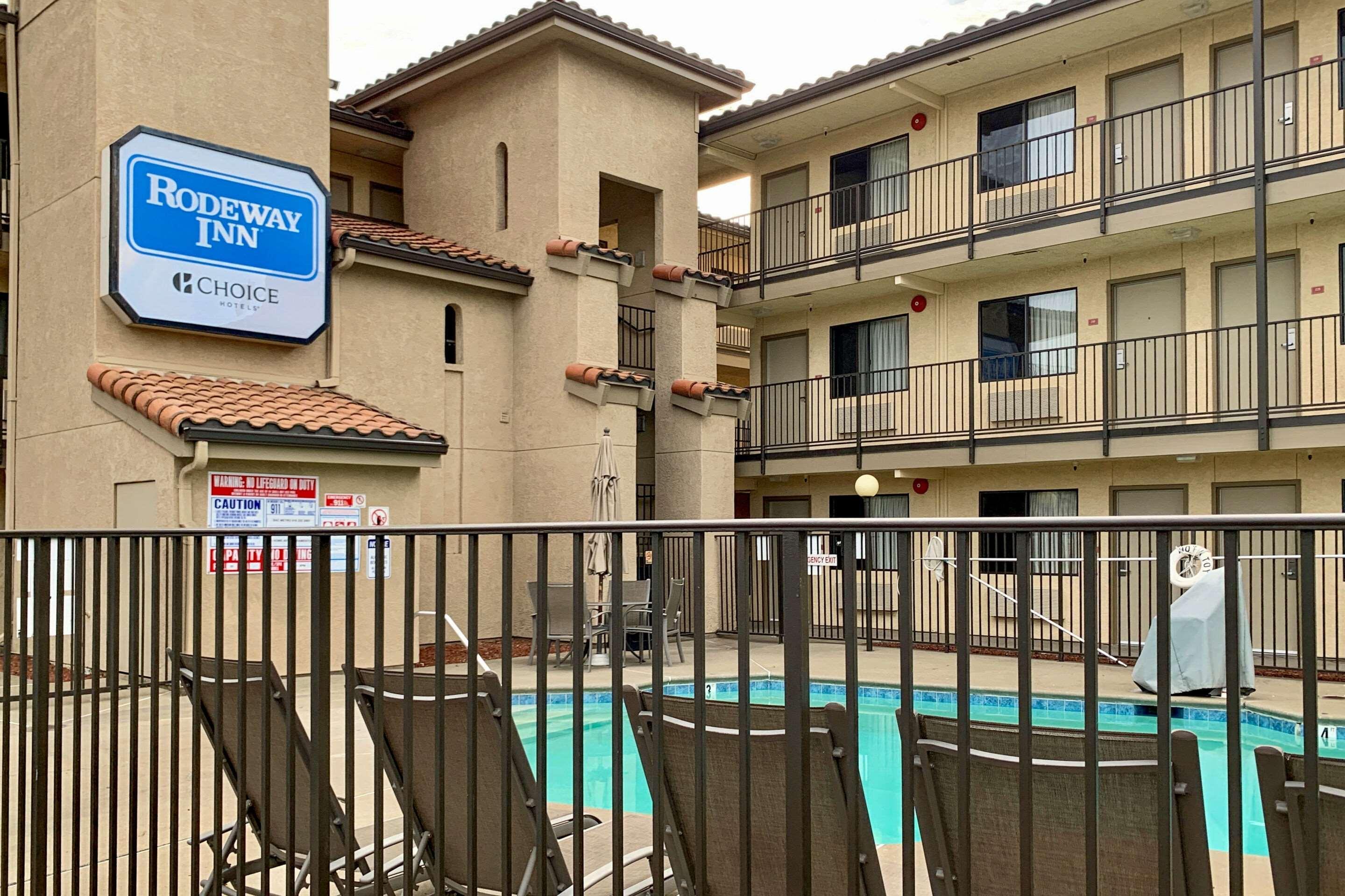 Rodeway Inn Sacramento-University Area מראה חיצוני תמונה