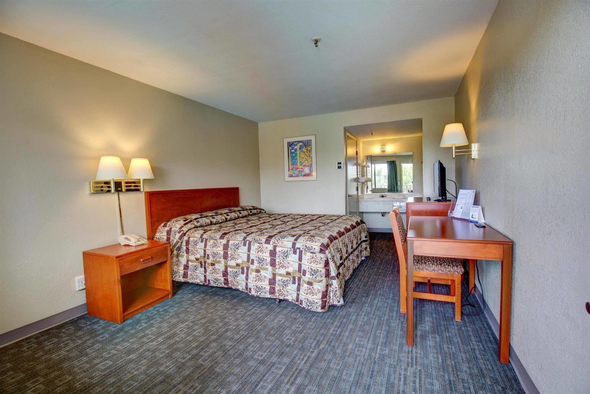 Rodeway Inn Sacramento-University Area מראה חיצוני תמונה
